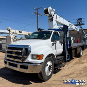GRUA TITAN 2015 MANITEX 1770C SOBRE FORD F750 DE 17 US TON