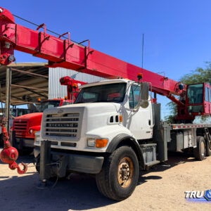 GRUA TITAN 2004 MANITEX 2892S SOBRE STERLING LT7500 DE 28 US TON