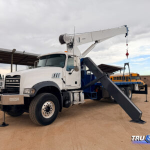 GRUA TITAN 2012 MANITEX 2892 SOBRE MACK GU713 DE 28 US TON